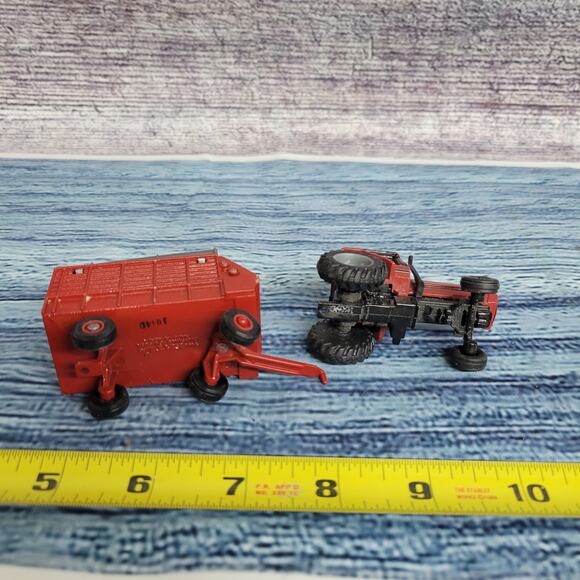 Vtg 1/64 scale Ertl die-cast/plastic Case IH 7130 tractor & Silage Chopper box - Picture 8 of 8